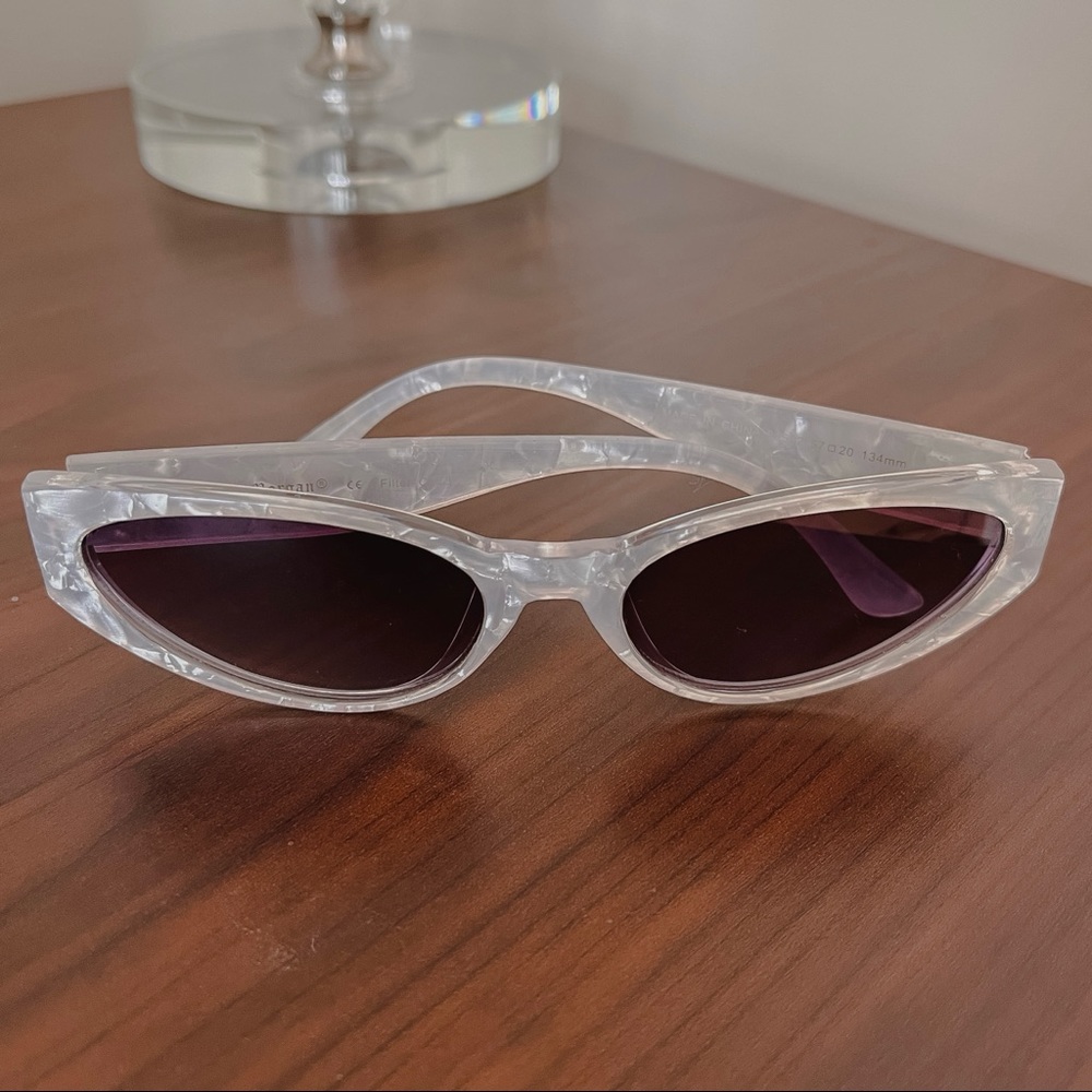 White retro sunglasses - Picture 4 of 5